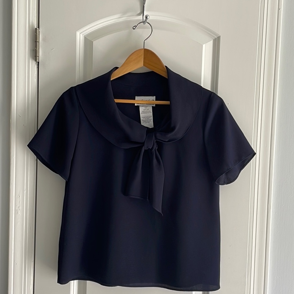 Anthony Richard’s short sleeve top